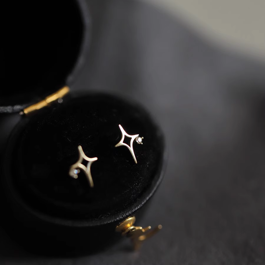 9K金 镂空十字星星耳钉