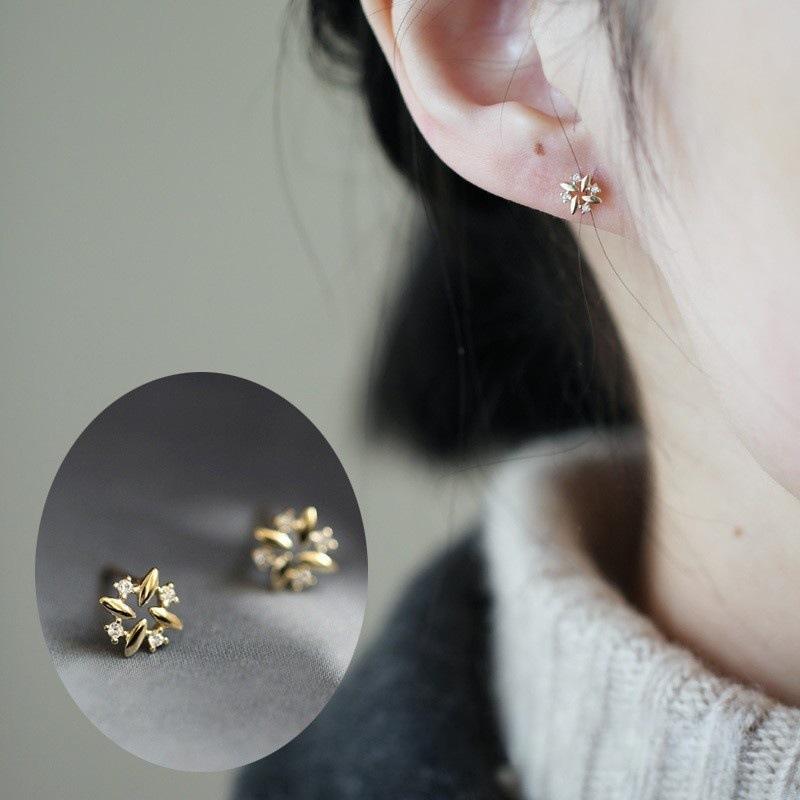9K gold small windmill stud earrings