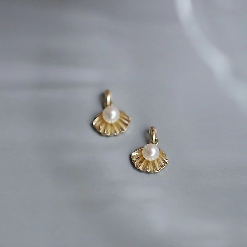 9K gold shell pearl pendant