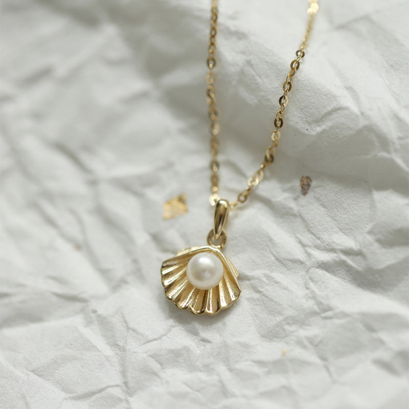 9K gold shell pearl pendant