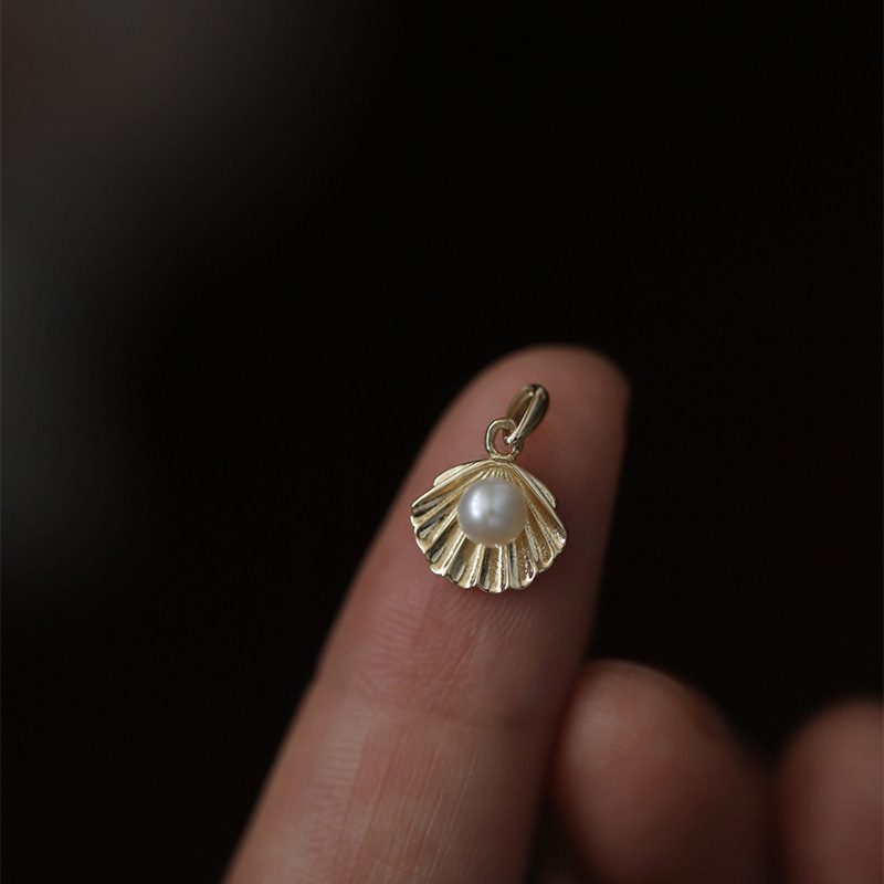 9K gold shell pearl pendant