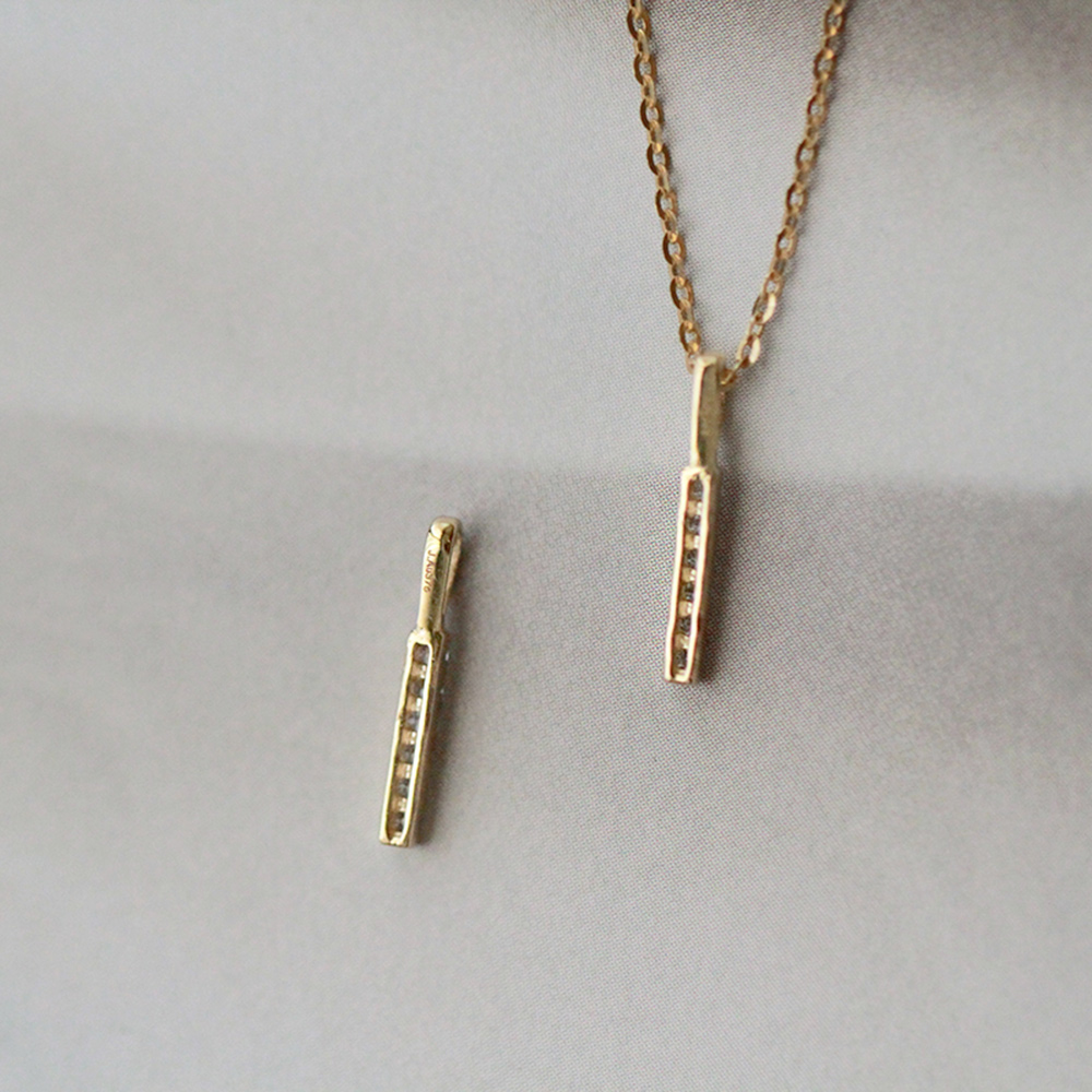 9K gold minimalist single-line diamond-encrusted vertical bar pendant