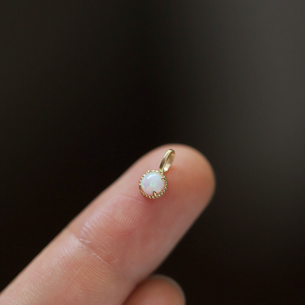 9K gold round Opal pendant