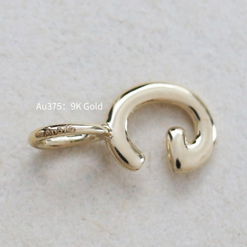 9K gold glossy letter name capitalized English pendant
