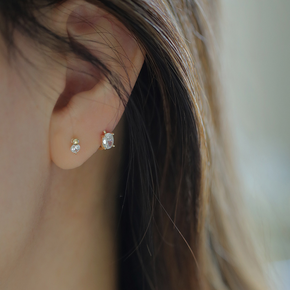 9K gold oval diamond ear buckles