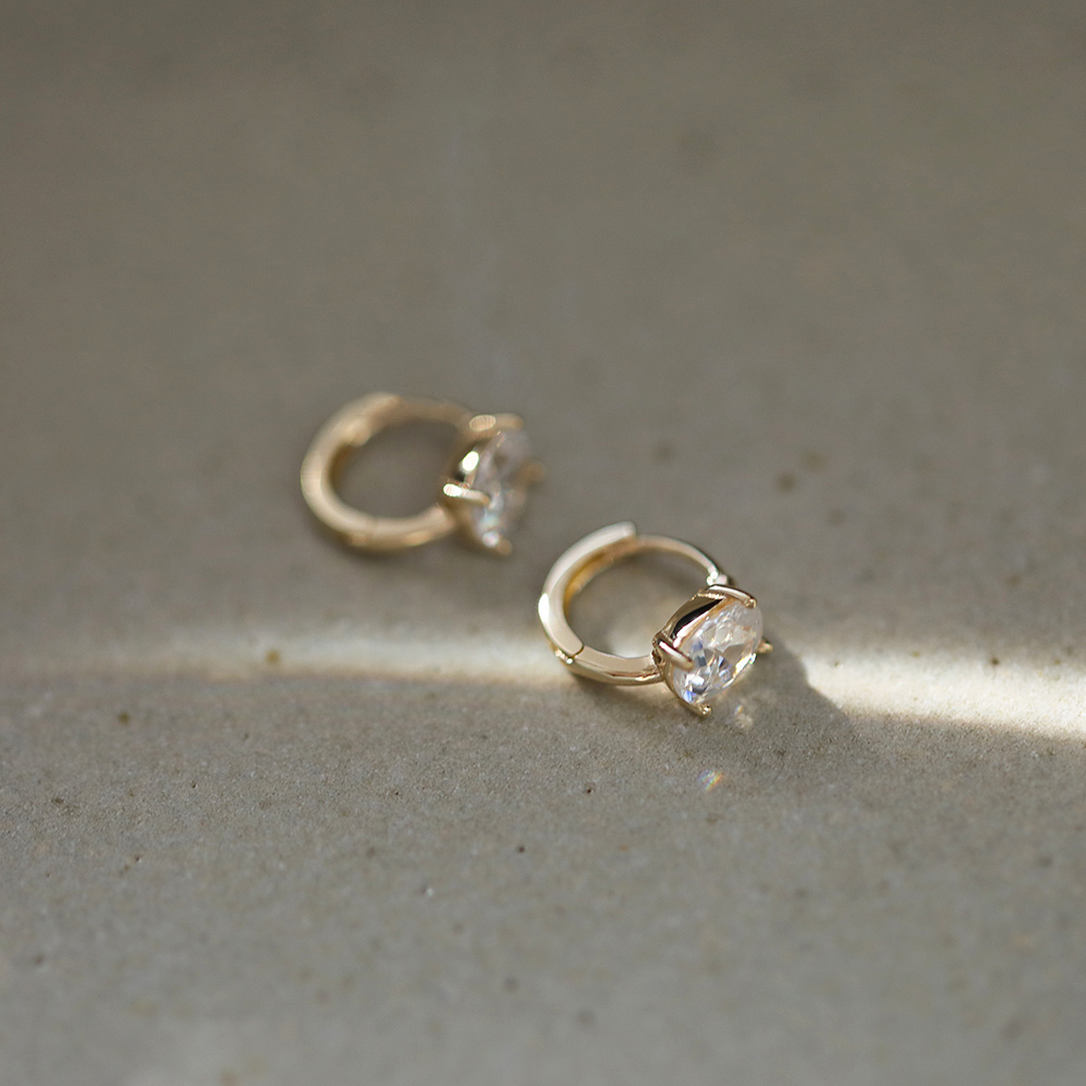 9K gold oval diamond ear buckles