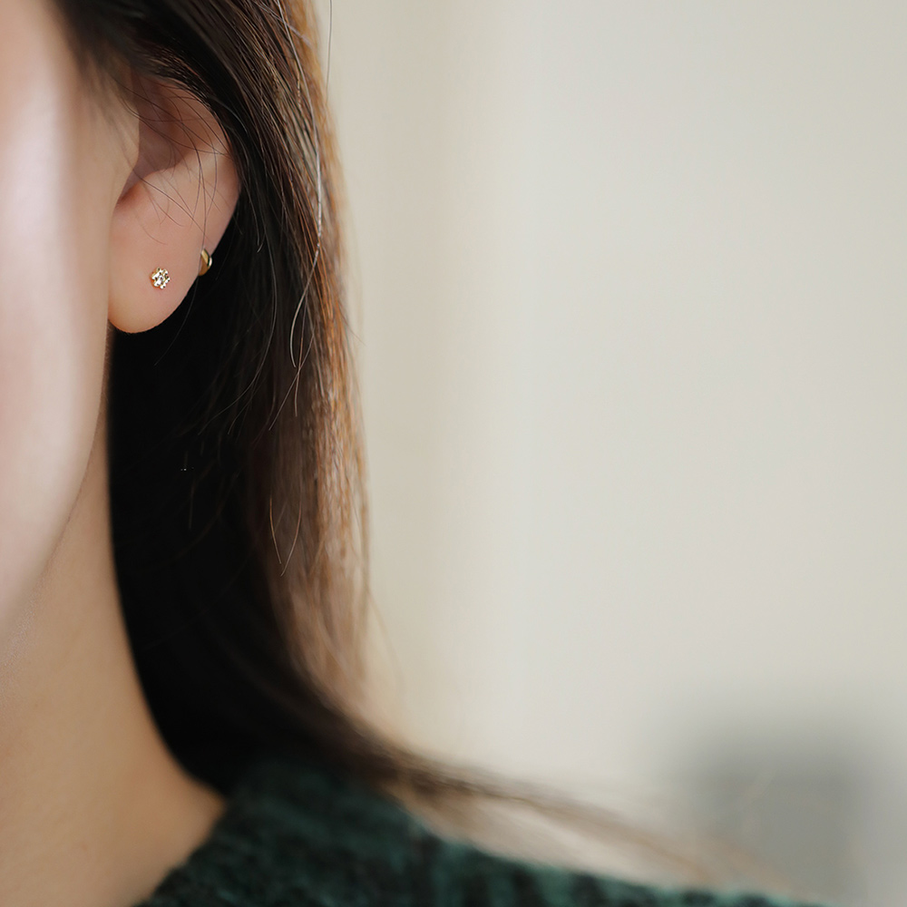 9K gold mini shiny small flower-shaped stud earrings