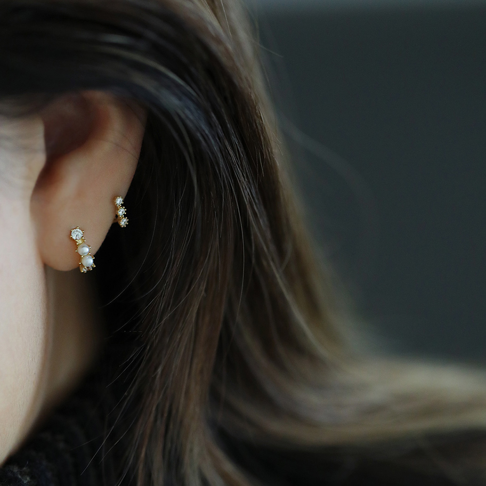 9K three small zircon row diamond ear hoops