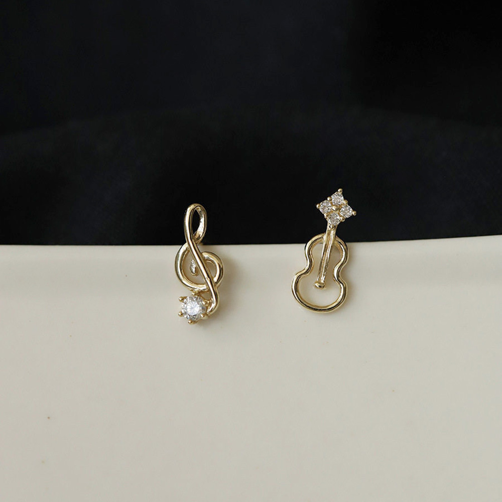 9K gold diamond-encrusted note stud earrings