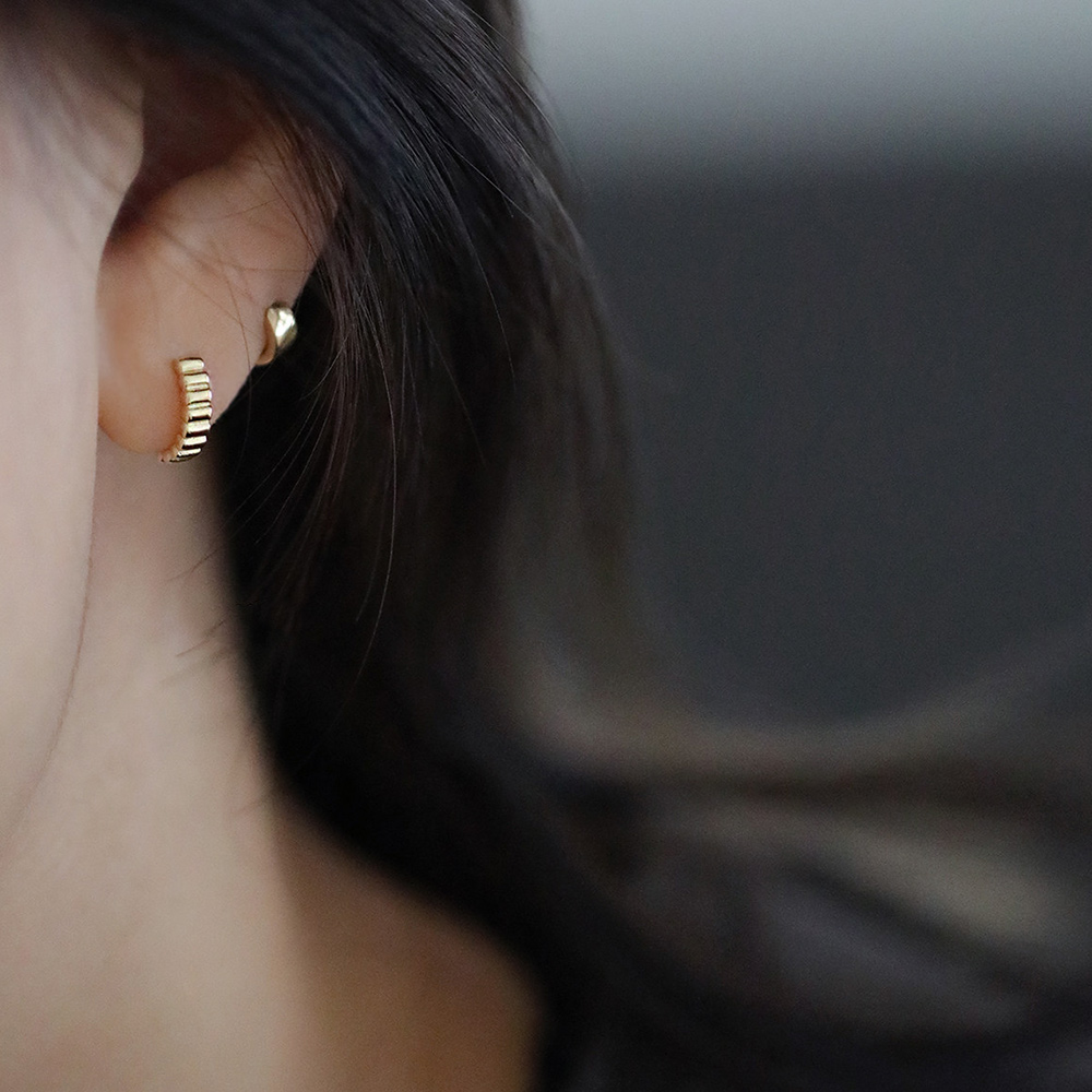 9K gold horizontal stripe ear hoop
