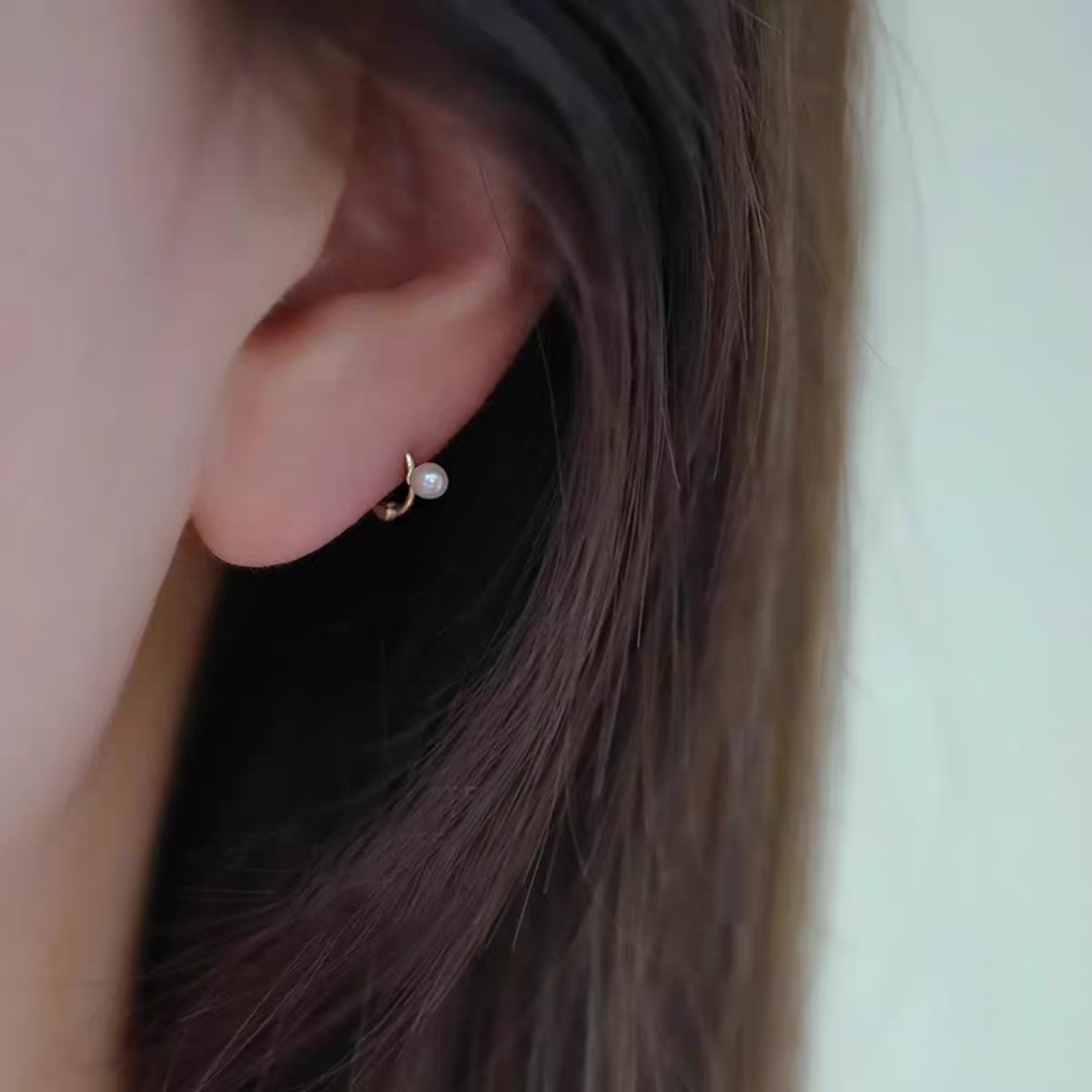 9K Gold pearl ear hoops