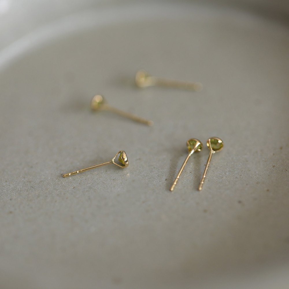9K gold, shiny green, fresh water blue, K gold earrings