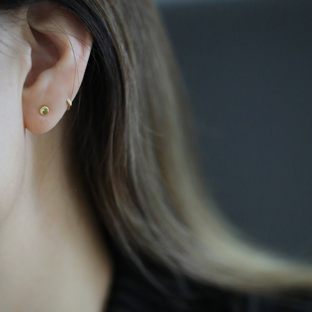 9K gold, shiny green, fresh water blue, K gold earrings