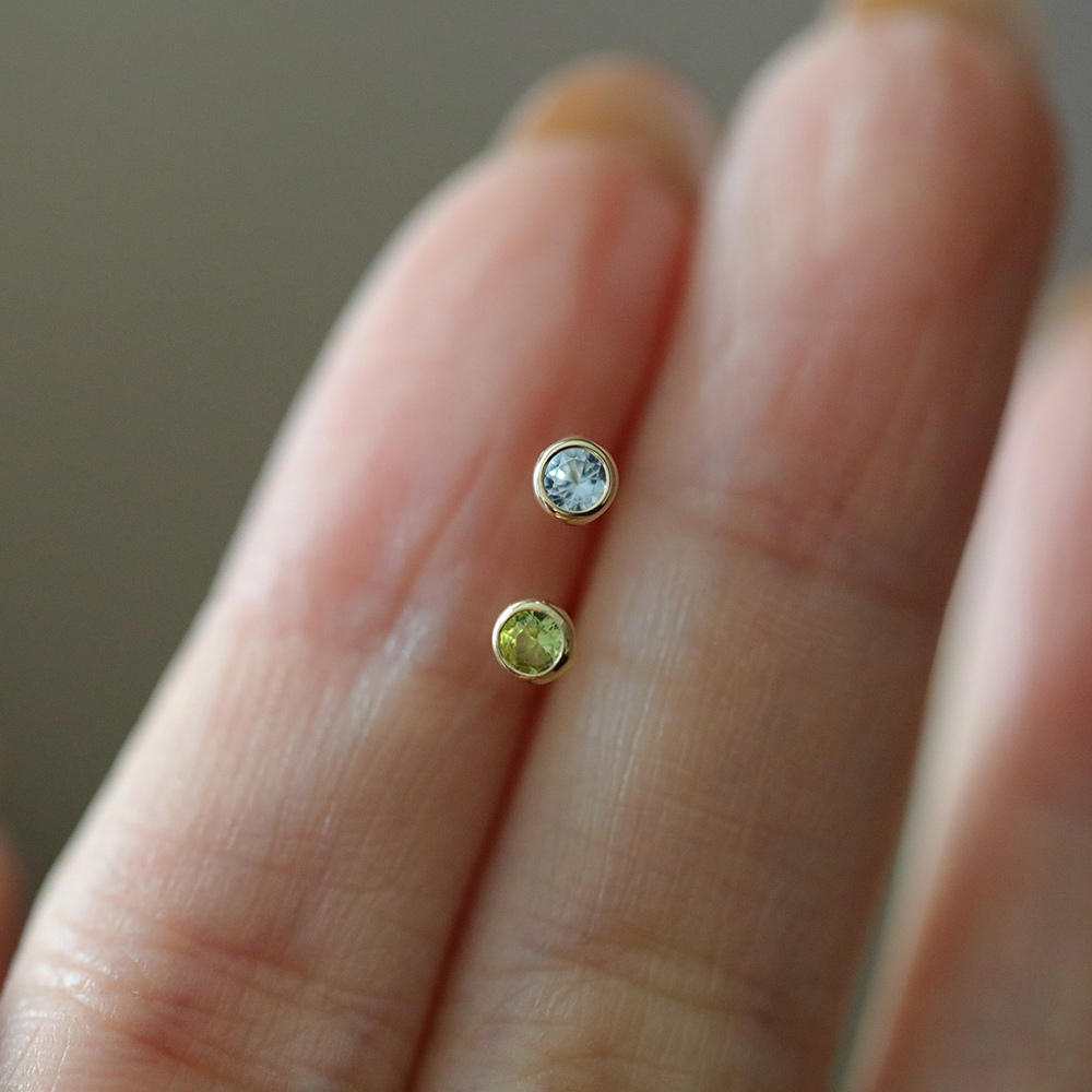 9K gold, shiny green, fresh water blue, K gold earrings