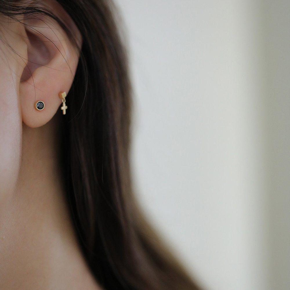 9K gold black diamond stud earrings