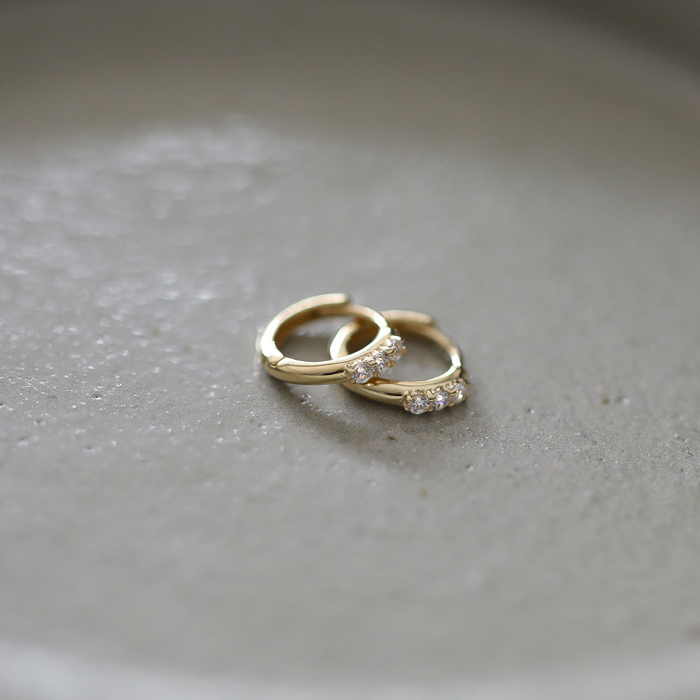 9K gold, classic three small zirconia beads, ear studs