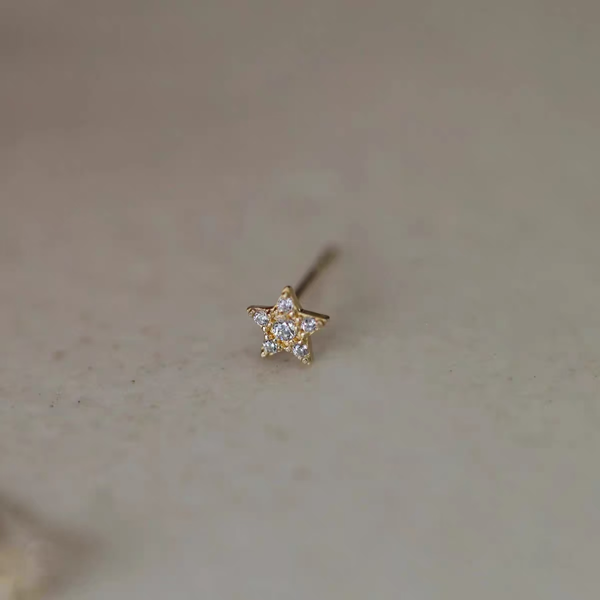 9K gold, full-diamond lucky star, versatile ear studs