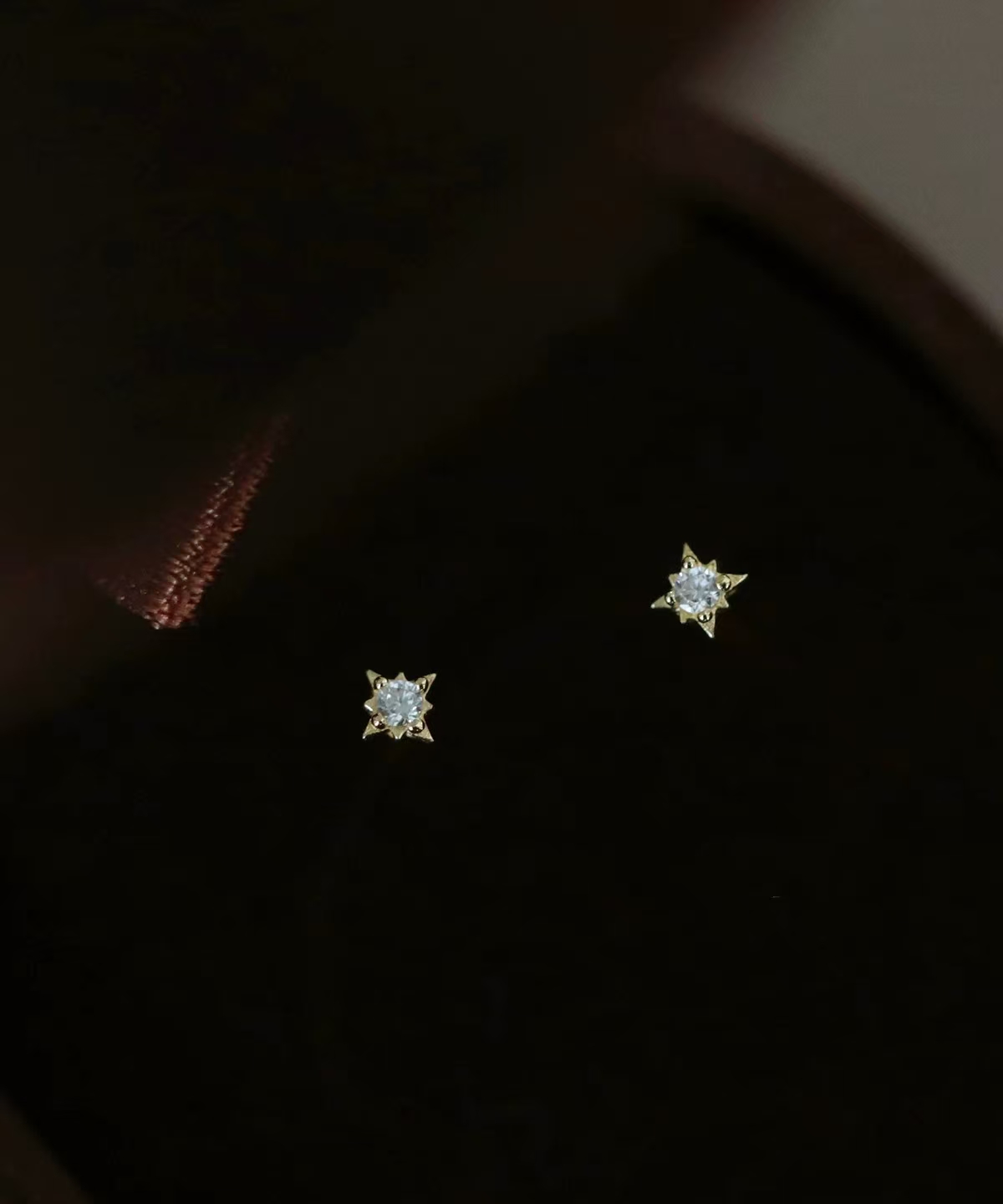 9K gold mini star fragment earrings