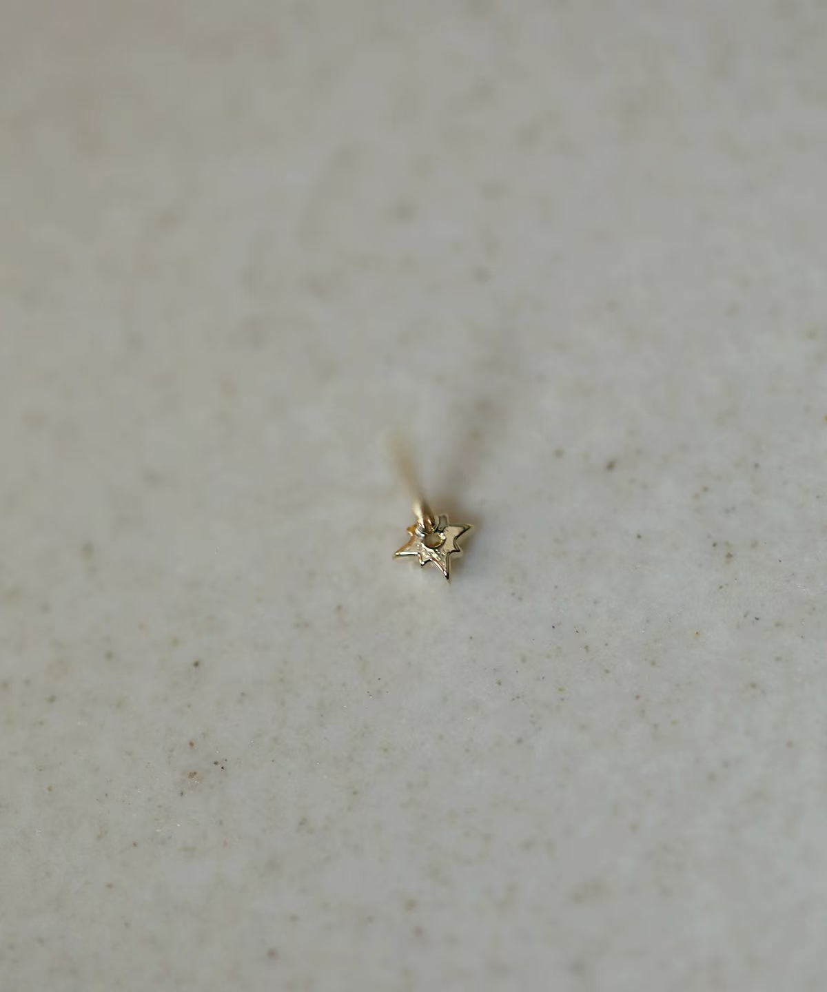 9K gold mini star fragment earrings