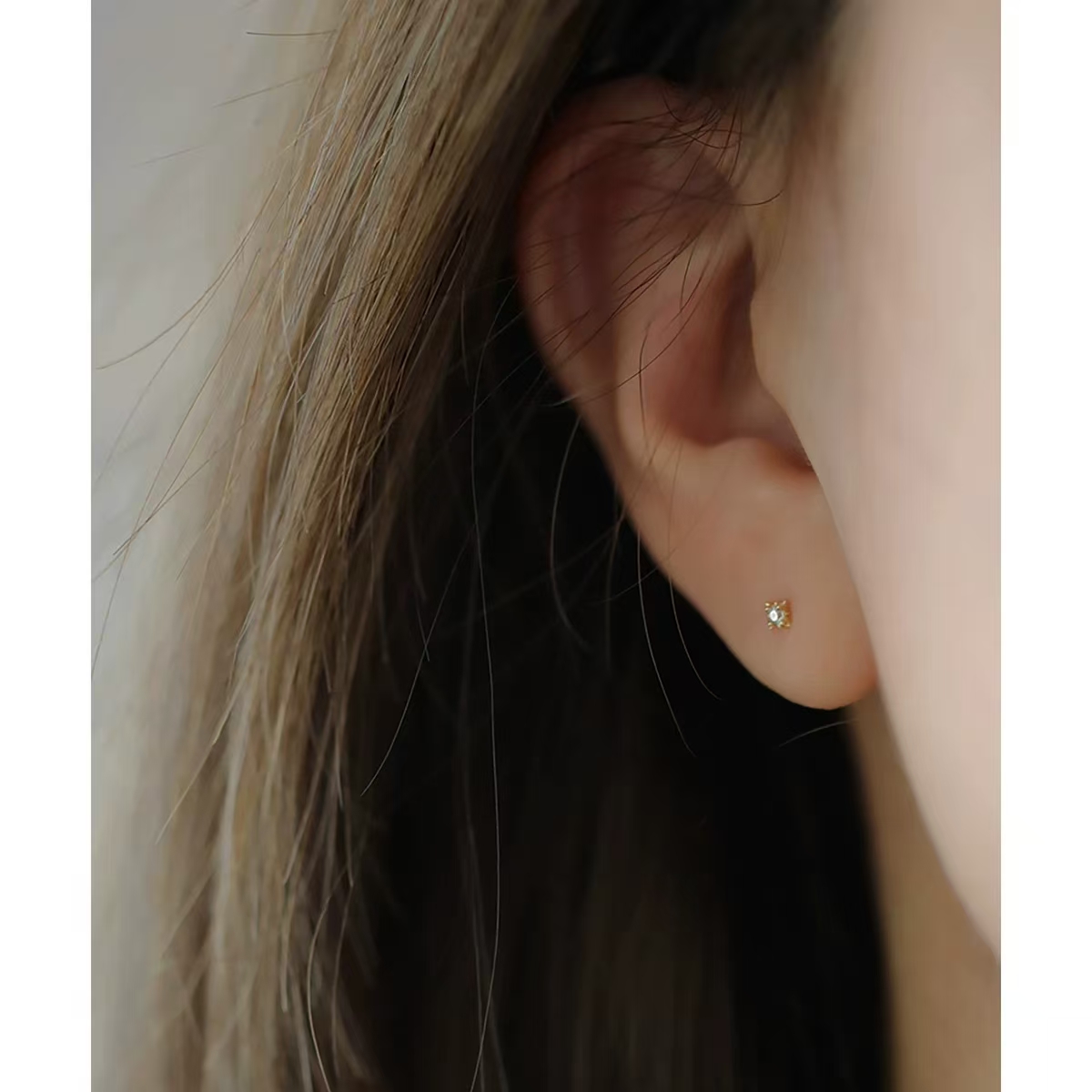 9K gold mini star fragment earrings