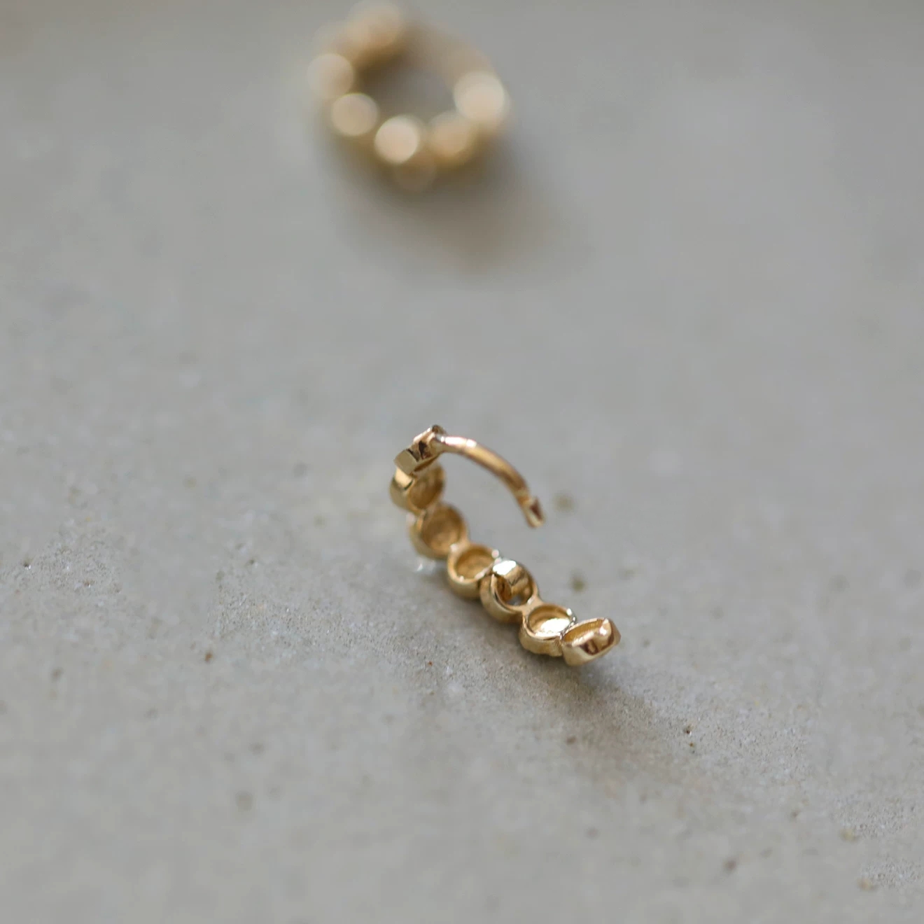 9K gold flower-shaped small ear stud earrings, earlobe earrings
