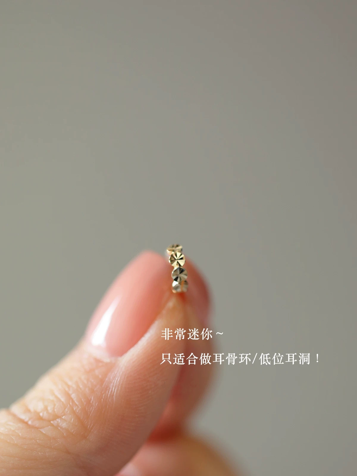 9K gold flower-shaped small ear stud earrings, earlobe earrings