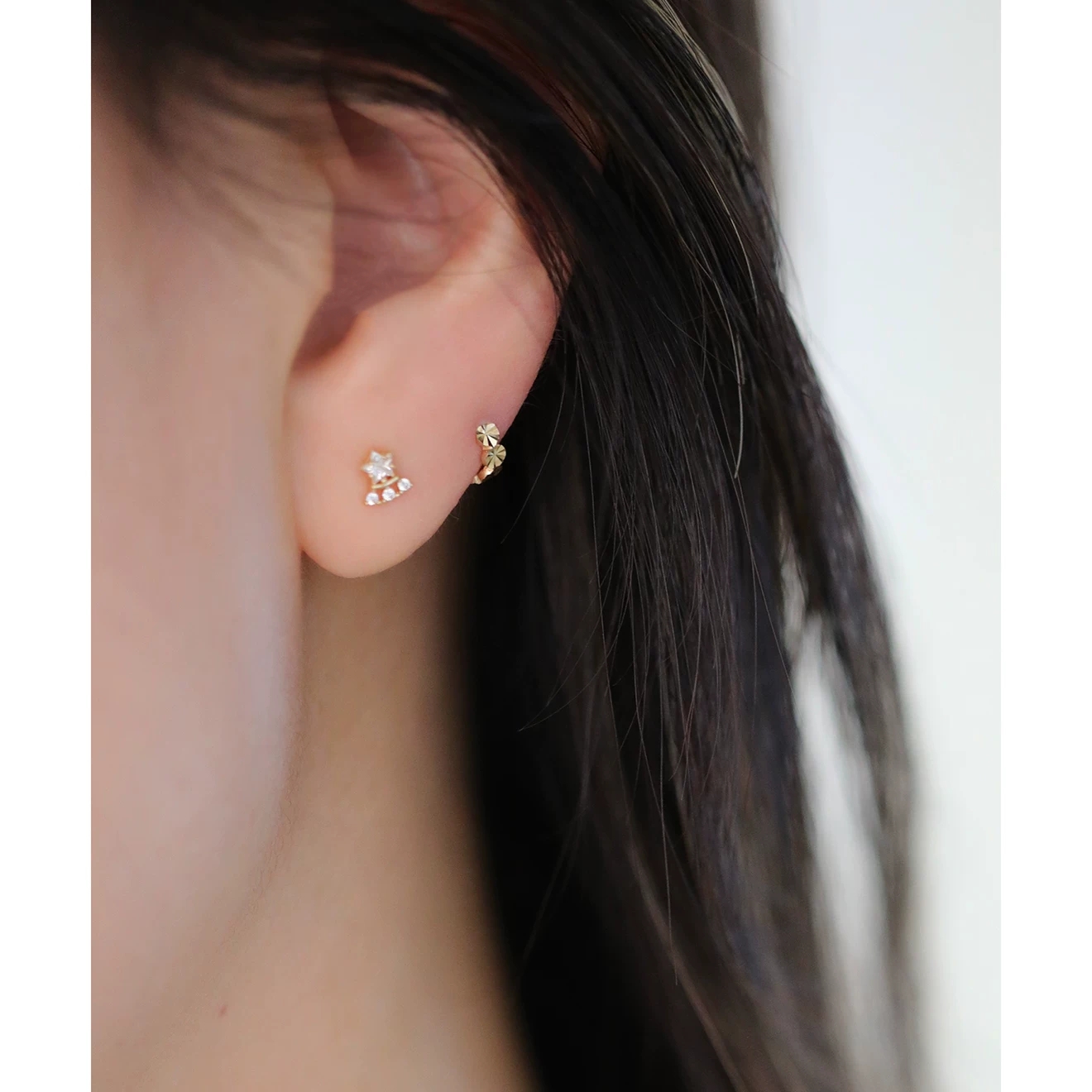 9K gold flower-shaped small ear stud earrings, earlobe earrings
